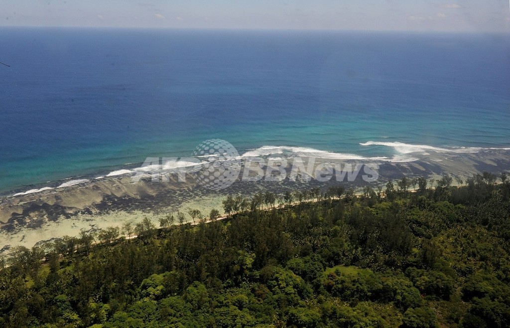 新婚旅行の英男性、新妻の目の前でサメに襲われ死亡 セーシェル 新婚旅行の英男性、新妻の目の前でサメに襲われ死亡 セーシェル