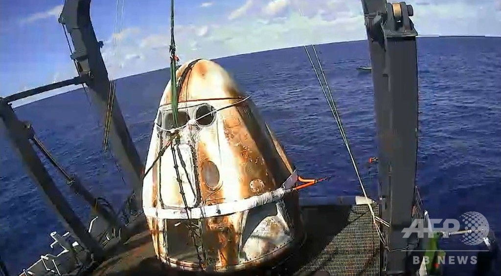 スペースxとnasa 宇宙船のエンジン異常の原因について沈黙続ける 写真2枚 国際ニュース Afpbb News