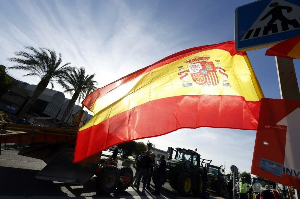 同意なしの手へのキスは性的暴行 スペイン最高裁