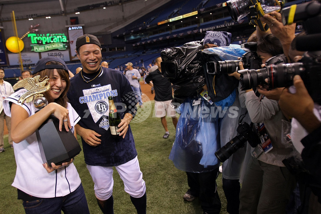 【稀少品】岩村明憲タンパベイ・レイズ2008ワールドシリーズユニフォーム レイズ 球団史上初のリーグ優勝 写真30枚 ファッション ニュースなら