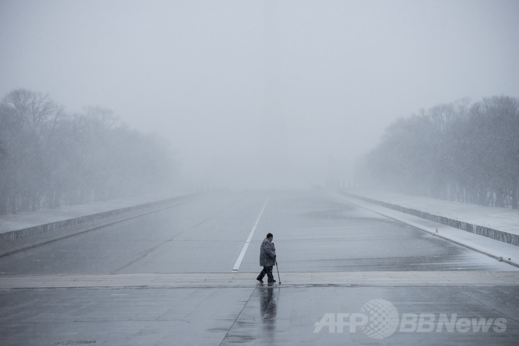 米北東部に吹雪、政府機関など閉鎖