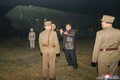 北朝鮮、発射実験は最新型ICBM「火星19型」 最終完結版と発表 北朝鮮が行った大陸間弾道ミサイル(ICBM)「火星19型」発射実験を視察する金正恩(キム・ジョンウン)朝鮮労働党総書記。国営朝鮮中央通信(KCNA)公開(2024年10月31日撮影、11月1日公開)。(c)AFP PHOTO/KCNA VIA KNS