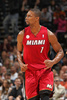 12-13NBA、サンアントニオ・スパーズ（San Antonio Spurs）対マイアミ・ヒート（Miami Heat）。試合に臨むマイアミ・ヒートのクリス・ボッシュ（Chris Bosh、2013年3月31日撮影）。(c)AFP/Getty Images/NBAE/Joe Murphy