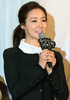 女優のチェ・ジウ（Choi Ji-Woo）が16日、韓国・ソウル（Seoul）のロッテホテルソウル（Lotte Hotel Seoul）で行われたソウル放送（SBS）ドラマ「怪しい家政婦」の制作発表会に出席した。同ドラマは、2011年日本テレビ系列で放送された人気ドラマ「家政婦のミタ」をリメークしたもので、チェ・ジウは主人公のパク・ボンニョ役（三田灯役）を演じる（2013年9月16日撮影）。(c)STARNEWS