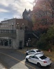 カナダ・ケベックシティーで起きた刺殺事件を受け、旧市街の道路を封鎖する警察車両（2020年11月1日撮影）。(c)Anne-Sophie THILL / AFP