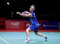 バドミントン、インドネシア・オープン、男子シングルス2回戦。リターンを狙う桃田賢斗（2021年11月25日撮影）。(c)AFP PHOTO / Badminton Association of Indonesia