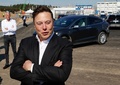 テスラの最高経営責任者（CEO）イーロン・マスク氏。ドイツ・ベルリン近郊で（2020年9月3日撮影、資料写真）。(c)Odd ANDERSEN / AFP