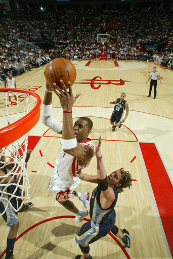 ロケッツ マクグレディのトリプルダブルの活躍でグリズリーズを降し連敗脱出