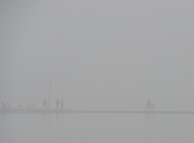 濃霧のようにたれ込めるスモッグ、中国