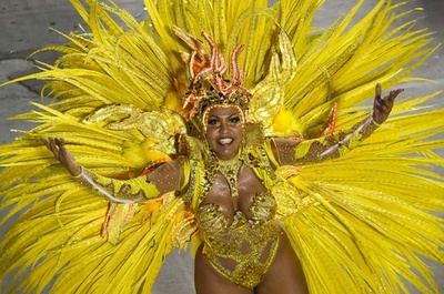 リオのカーニバル、熱気あふれるサンボドロモ