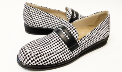 2026年春夏の新作、スニーカーローファーをリリースしました