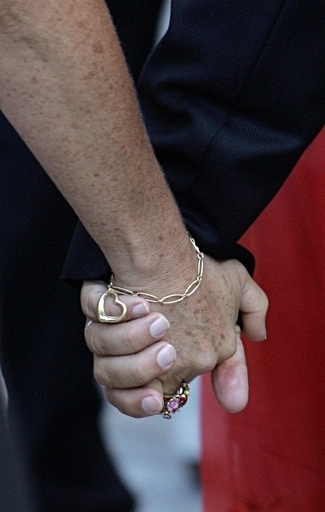 強盗犯、被害女性をナンパして逮捕 米オハイオ州