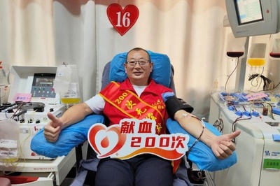 中国武漢の男性 22年間で6万ミリリットルを献血