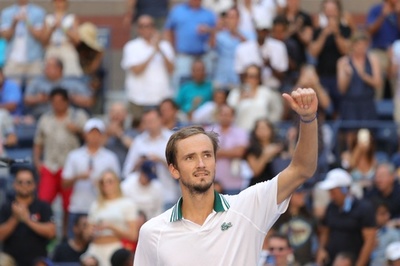 メドベージェフが3年連続ベスト4、全米OP