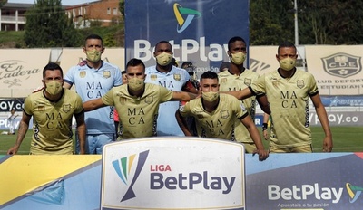 集団感染の南米サッカークラブが7人で試合 リーグ側が延期拒否 