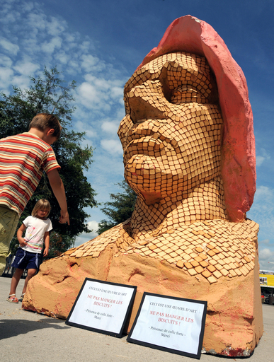 甘い調べ、ショパンのビスケット像が登場 仏ナント