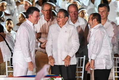 コロンビア政府とFARC、歴史的和平協定に署名