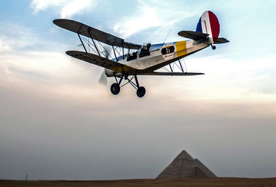 アフリカ縦断飛行機レース、行方不明のお騒がせ「空飛ぶ獣医師」見つかる