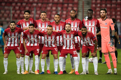 外出禁止中に「コロナパーティー」 オリンピアコスが選手を非難