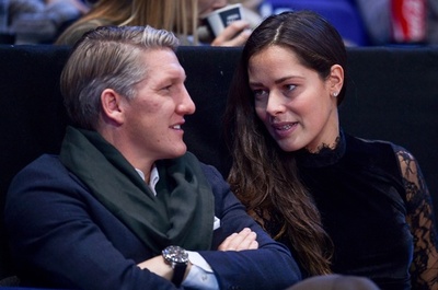 シュバインシュタイガーがパパに、妻イワノビッチさんが男児出産