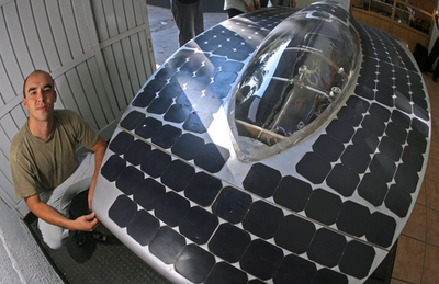 学生チーム、豪大陸縦断目指し独自にソーラーカー開発 - チリ