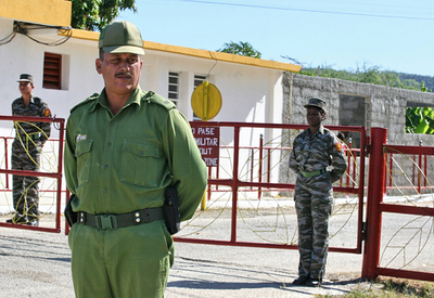 2002年のケニア爆破事件容疑者、グアンタナモ基地収容施設へ移送 - 米国