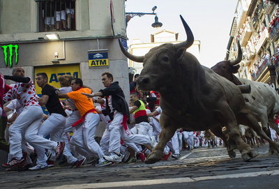 スペインの有名な牛追い祭り、今年は中止に 新型コロナの影響