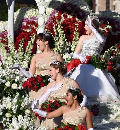 米「ローズ・パレード」開催、日本選抜チームも参加