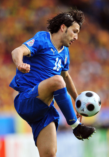 バルセロナ ザンブロッタのミラン移籍を発表