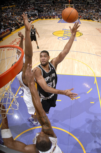 ＜06-07NBA＞スパーズ オーバータイムの末にレイカーズを破り連勝 - 米国