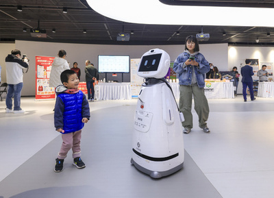 工業情報化部：高齢者向けロボットなどの開発を強化へ