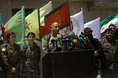 米支援のシリア民主軍、IS「首都」奪取の戦闘開始 ラッカ市内に進攻