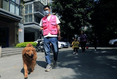 中国で増える「ペットケア師」 ペット好きの若者が副業で飼い主の代行サービス