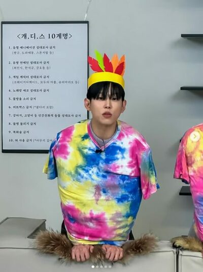 ポール・キム、奇抜な“鳥コスプレ”姿を公開