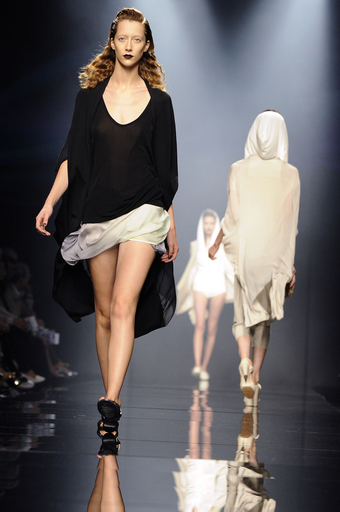 ＜10年春夏ミラノ・コレクション＞アンテプリマ、新作を発表