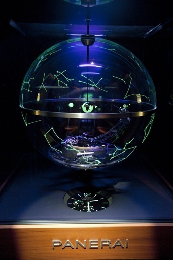 ガリレオ・ガリレイへのオマージュ、「パネライ」天文時計を公開