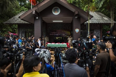 タイ洞窟、山腹の穴100か所超で掘削作業 地上部からの救出探り