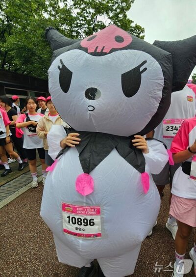 ソウル・汝矣島がピンクに染まった…サンリオ×オリーブヤング「CUTIE RUN」