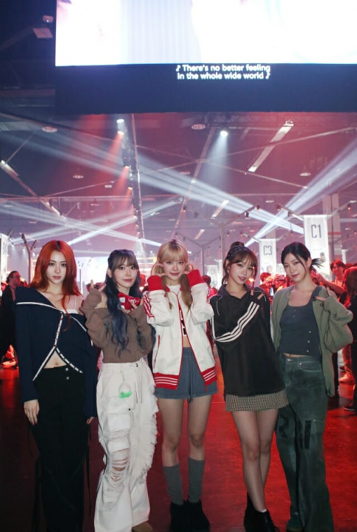 LE SSERAFIM（SOURCE MUSIC提供）(c)KOREA WAVE