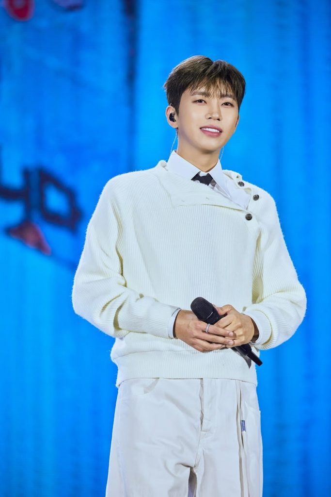 (c)STARNEWS