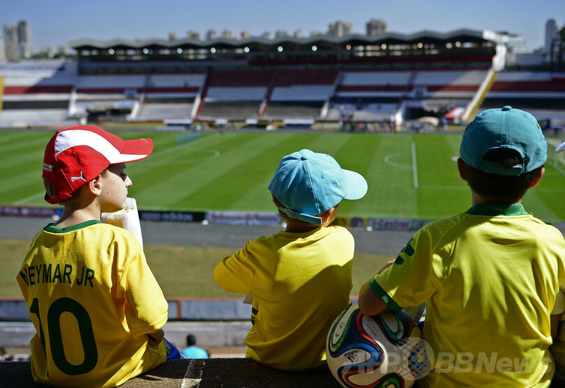 ブラジルの「ジダン・アンリ・バルテズ」君、自分の名前に困惑