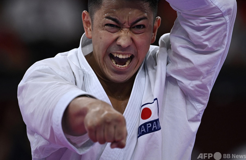 喜友名諒、空手男子形で金メダル獲得 東京五輪