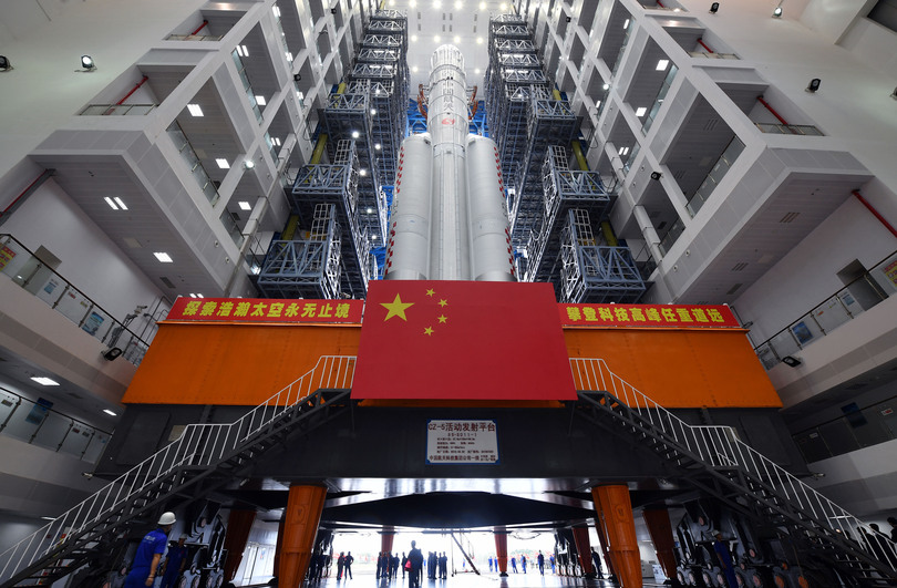 中国、大型運搬ロケットと次世代有人ロケットの開発に着手