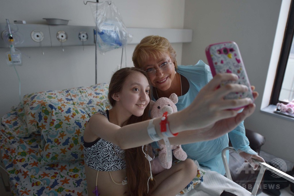 チリの14歳少女、安楽死の許可求め大統領にメッセージ チリの14歳少女、安楽死の許可求め大統領にメッセージ