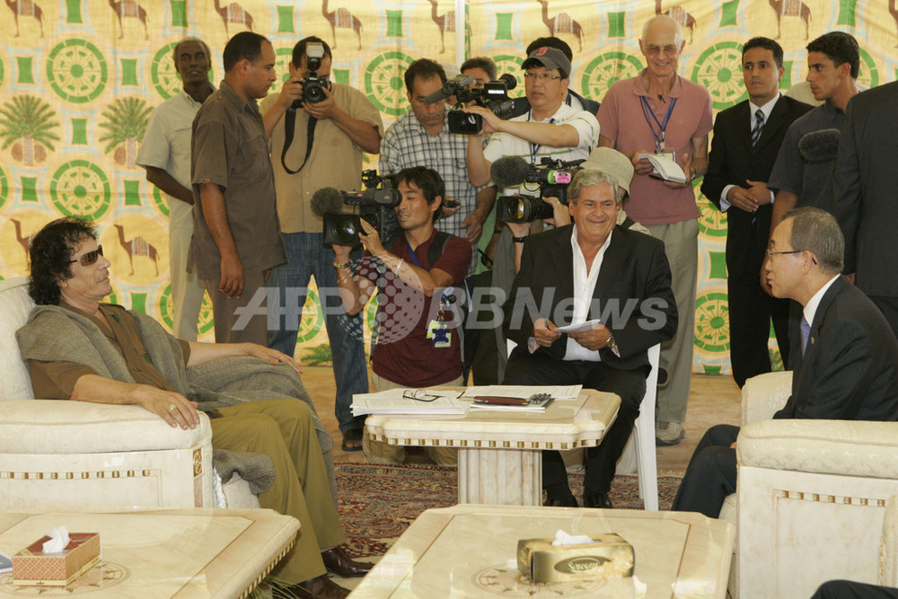 潘国連事務総長とリビアのカダフィ大佐が会談 ダルフール紛争解決に向け協力を表明 写真5枚 国際ニュース:AFPBB News