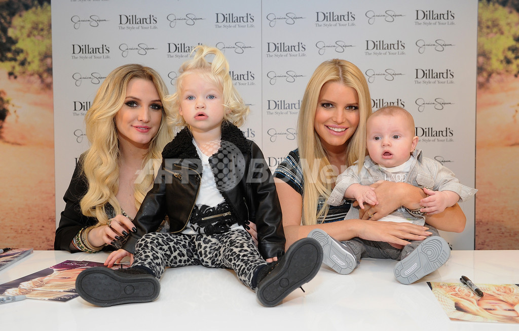 ジェシカ・シンプソン、自身が手がけるブランドのイベントに出席