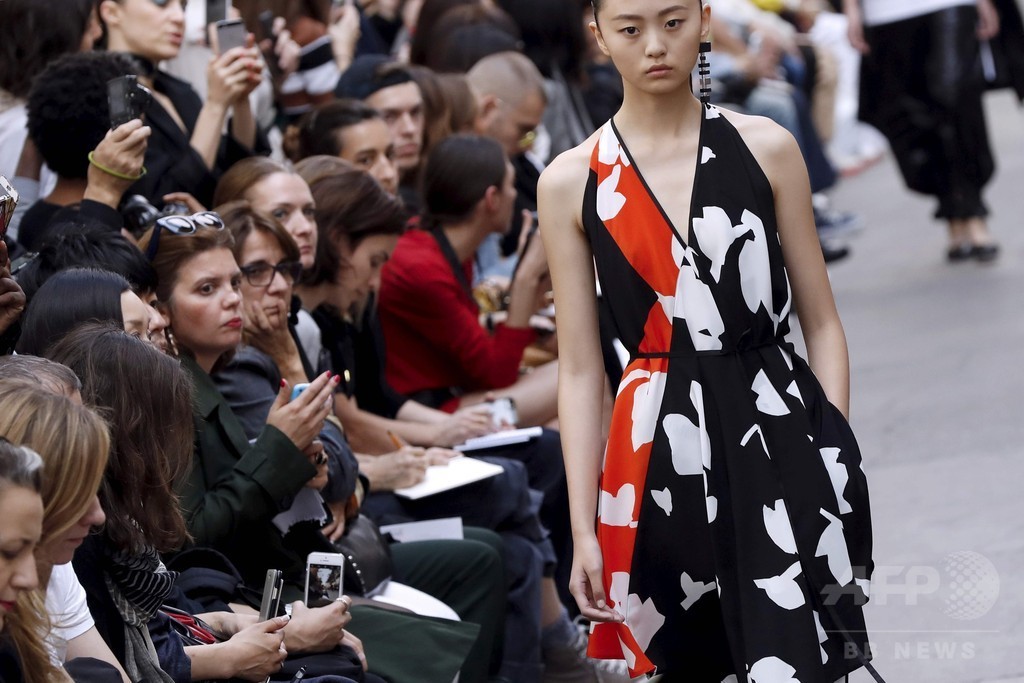 「ネヘラ」17年春夏