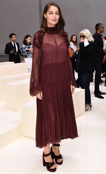 来場セレブをチェック、17年春夏パリコレクション