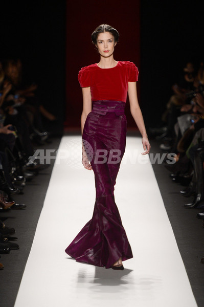 ＜13/14年秋冬NYコレクション＞キャロリーナ・ヘレラ