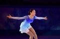 ソチ冬季五輪、フィギュアスケート・エキシビションの演技に臨む金妍児（Yu-Na Kim、キム・ヨナ、2014年2月22日撮影）。(c)AFP/JOHN MACDOUGALL
